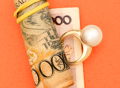 Vender joias usadas e receber o dinheiro na hora