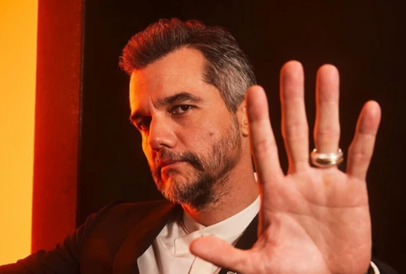 Wagner Moura usa joias no Oscar 2026